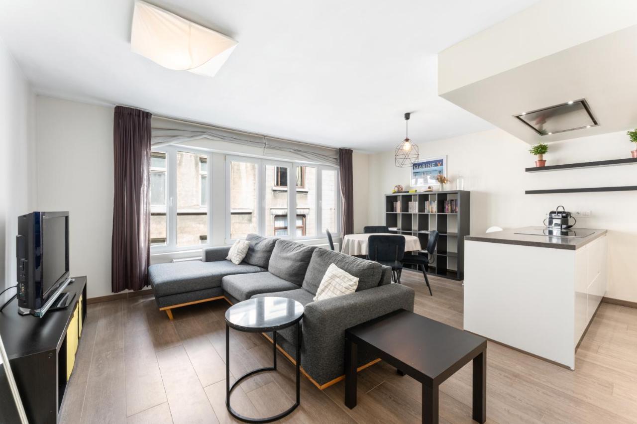 Dwarsstraat 7, Oostende Luaran gambar