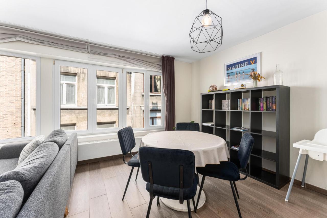 Dwarsstraat 7, Oostende Luaran gambar